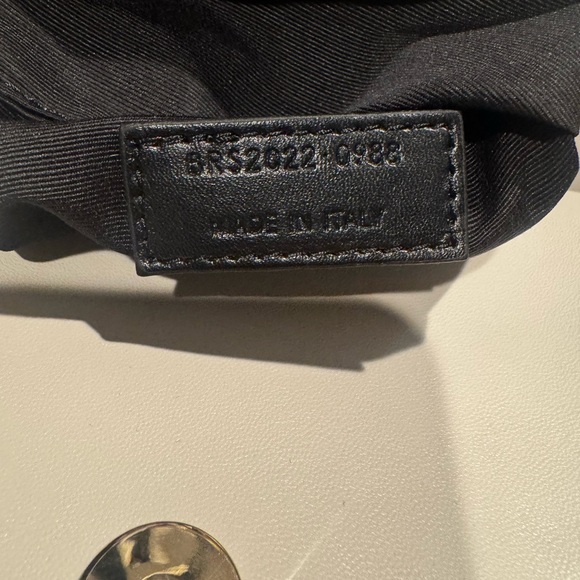 Yves Saint Laurent LouLou Puffer Medium in Blanc Vintage. - Picture 11 of 11